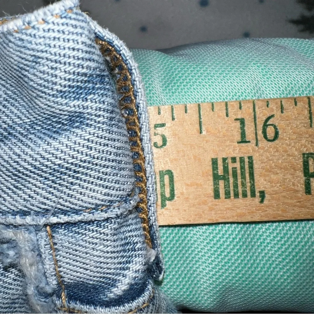 Agolde 90’s High Rise Straight Leg Women's Distressed Light Blue Jeans Size 26 - Picture 10 of 14